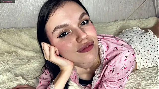 StacieGregoreski online show from 16, 12, 2025