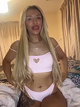 Snapshot of kadieraee chatting on 6, 1, 2026 kadieraee online show from 6, 1, 2026