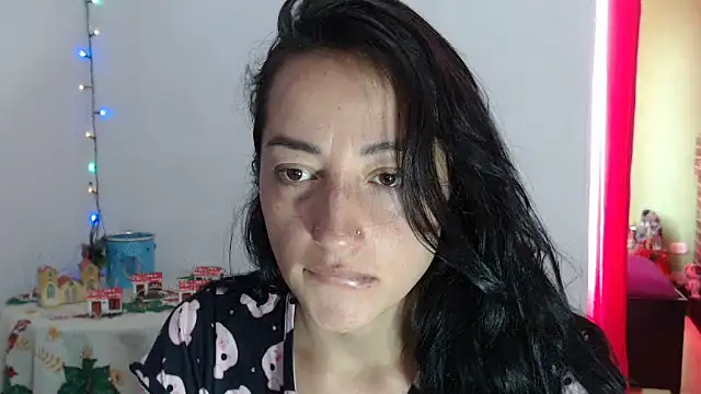 Snapshot of Megaan-love2 chatting on 25, 11, 2025 Megaan-love2 online show from 25, 11, 2025