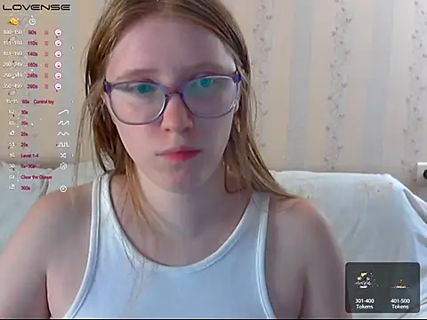 Snapshot of LustfulSarah chatting on 22, 11, 2025 LustfulSarah online show from 22, 11, 2025