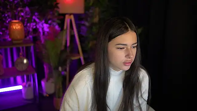 Snapshot of LuxeAvelyn chatting on 25, 11, 2025 LuxeAvelyn online show from 25, 11, 2025