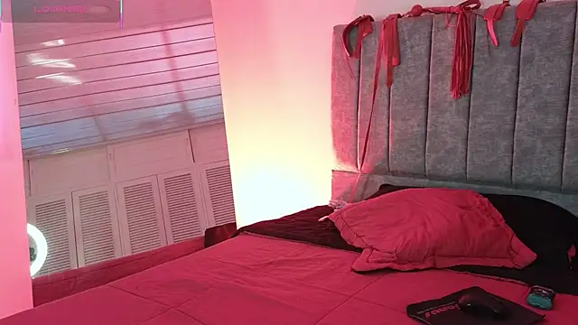 KasandraGrant online show from 13, 12, 2025