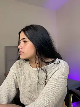 Snapshot of venus_evans_ chatting on 20, 12, 2025 venus evans online show from 20, 12, 2025