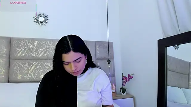 Ambar85 online show from 7, 1, 2026