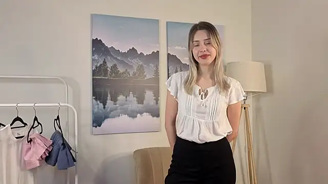 Snapshot of ElaneHamper chatting on 23, 11, 2025 ElaneHamper online show from 23, 11, 2025