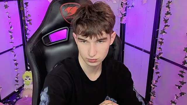 Maxwellchiik online show from 25, 11, 2025