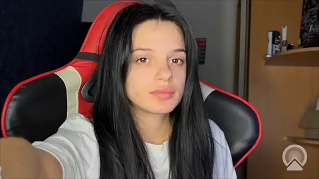 Lili0-0 online show from 24, 11, 2025