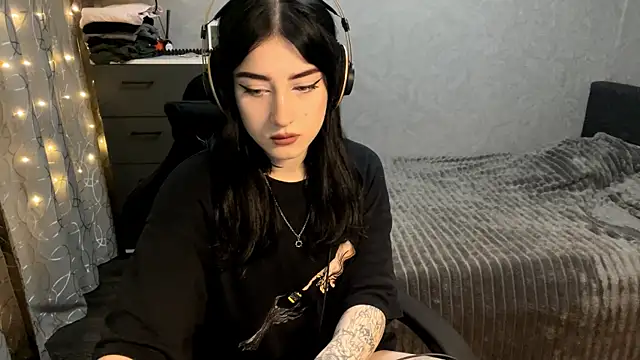 Meowluly online show from 18, 12, 2025