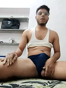 Snapshot of boyzxxxz chatting on 23, 11, 2025 boyzxxxz online show from 23, 11, 2025