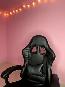 Davne  online show from 3, 12, 2025