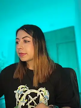 Snapshot of MaddieHunter chatting on 7, 4, 2026 MaddieHunter online show from 7, 4, 2026