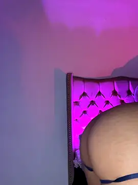 KarolRojas 22 online show from 4, 12, 2025