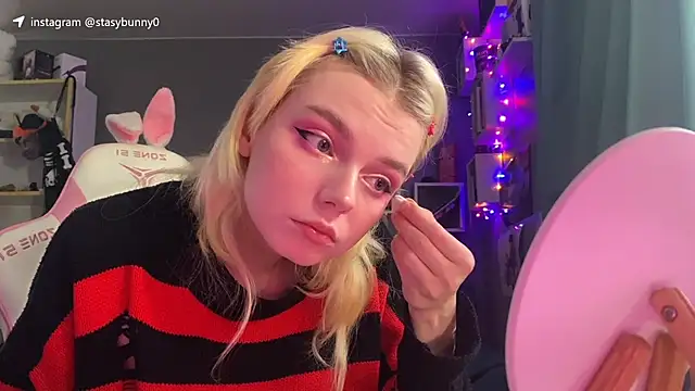 KittyLarva online show from 8, 1, 2026