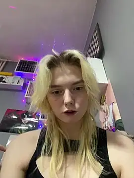 KittyLarva online show from 17, 2, 2026