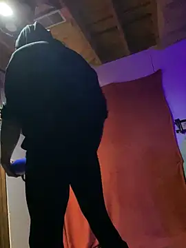 Snapshot of JSizzle13 chatting on 19, 12, 2025 JSizzle13 online show from 19, 12, 2025