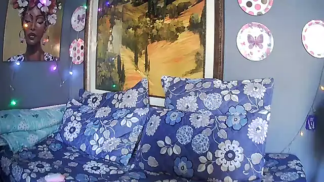 JuicyEbonyGoddess online show from 8, 3, 2026