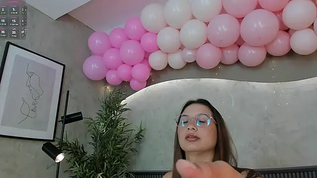 Lola saenz  online show from 17, 3, 2026