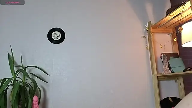 Snapshot of Me1inMonro chatting on 27, 11, 2025 Me1inMonro online show from 27, 11, 2025