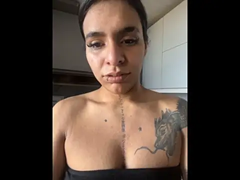 SaraAndrade  online show from 7, 1, 2026