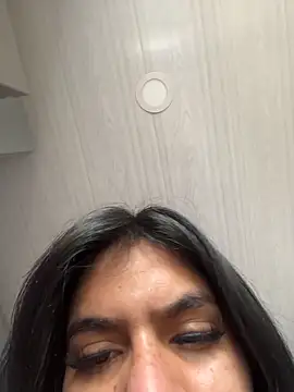 SaraAndrade  online show from 9, 3, 2026