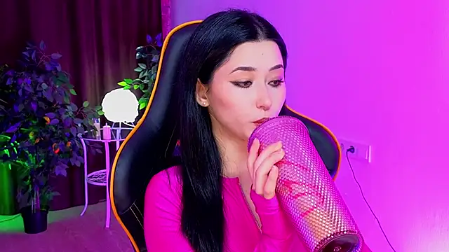 Snapshot of RedMidnight chatting on 19, 2, 2026 RedMidnight online show from 19, 2, 2026