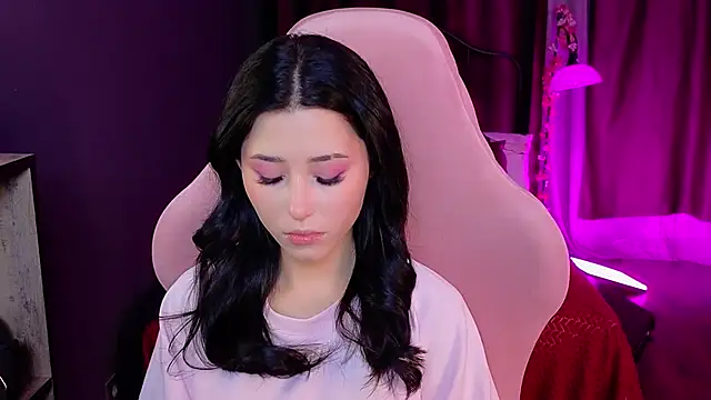 Snapshot of RedMidnight chatting on 12, 3, 2026 RedMidnight online show from 12, 3, 2026