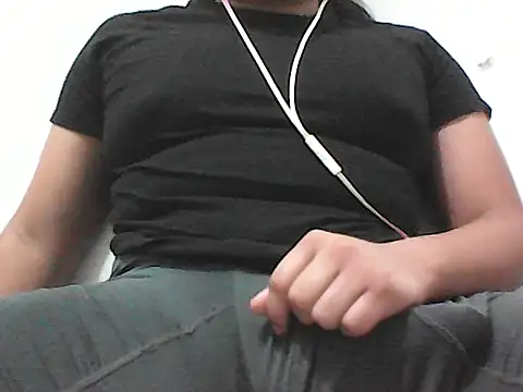 Snapshot of _Eric_Ivan_ chatting on 25, 11, 2025 Eric Ivan online show from 25, 11, 2025