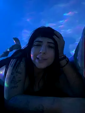 lolamuamua online show from 25, 11, 2025