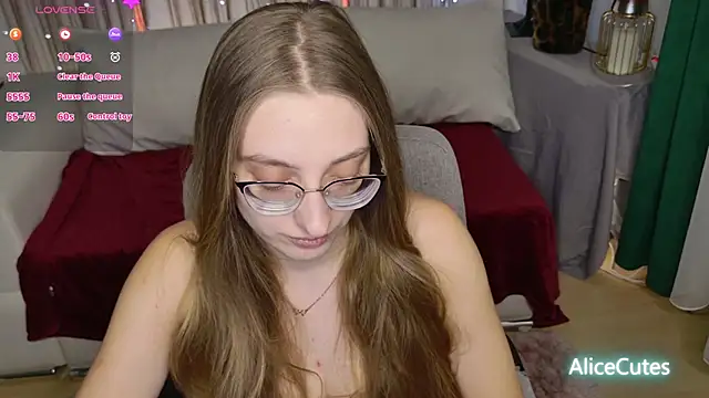 AliceCutes online show from 3, 2, 2026