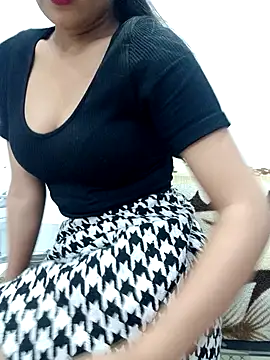 Triptii 0 online show from 19, 12, 2025