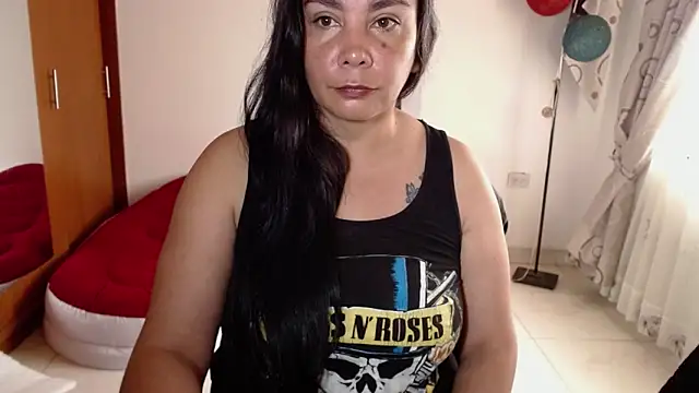 vivian-milf online show from 25, 11, 2025