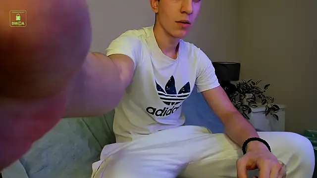 Johny Travolta online show from 2, 12, 2025