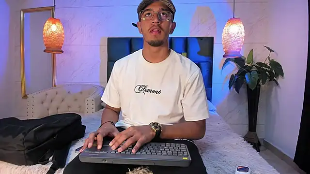 Brand Collins online show from 29, 11, 2025