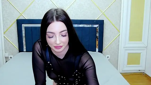 SaraElisse online show from 26, 11, 2025