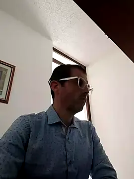 Fuegosutil online show from 3, 12, 2025