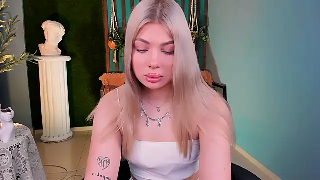 HyileyClark online show from 3, 2, 2026