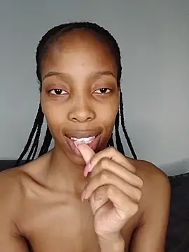 MsParisSmith online show from 14, 12, 2025