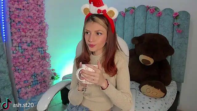 Snapshot of Ash_20_ chatting on 18, 12, 2025 Ash 20 online show from 18, 12, 2025