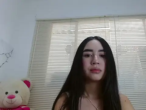 SiennaLorens online show from 19, 12, 2025