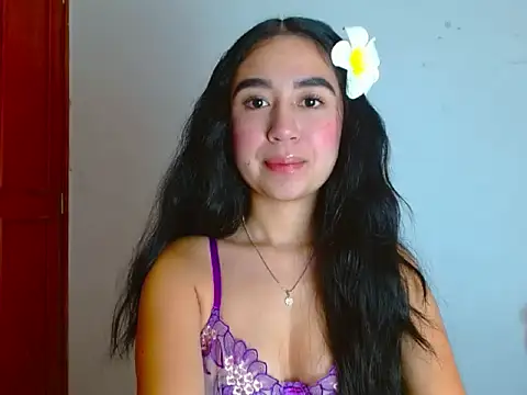 SiennaLorens online show from 4, 3, 2026