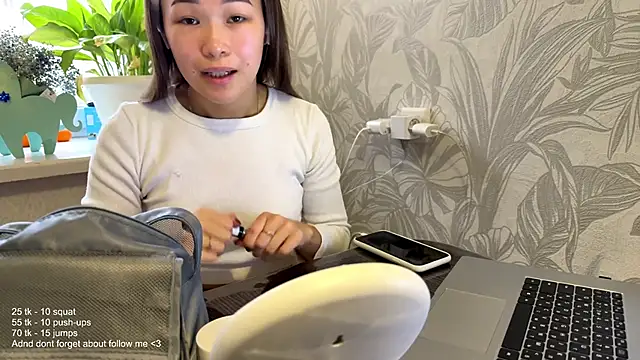 ShaeLucarell online show from 28, 11, 2025