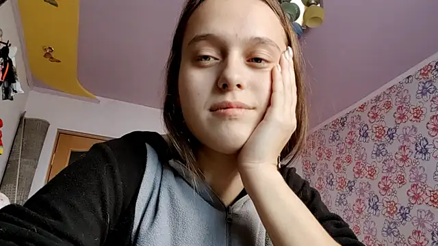 SophieHazely online show from 5, 12, 2025