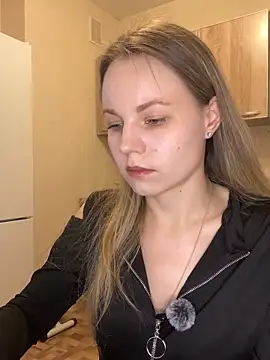 shy Milan online show from 28, 11, 2025