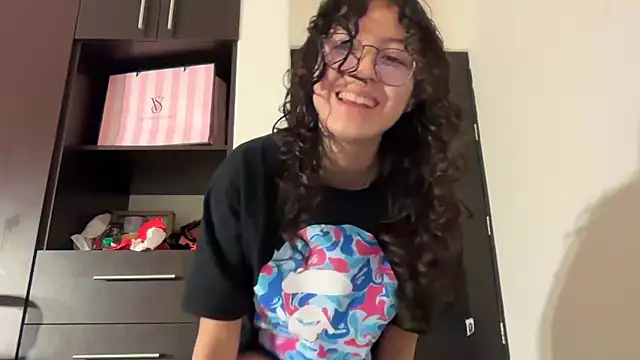 Alicatcua  online show from 28, 2, 2026