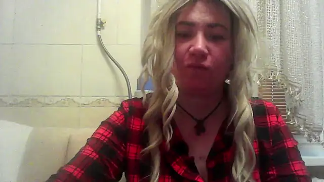 Snapshot of ClaireShannon chatting on 20, 12, 2025 ClaireShannon online show from 20, 12, 2025