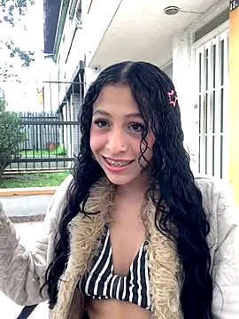 MiaScott Pink online show from 7, 1, 2026