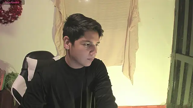 Snapshot of Asta_YunoXXX chatting on 15, 12, 2025 Asta YunoXXX online show from 15, 12, 2025