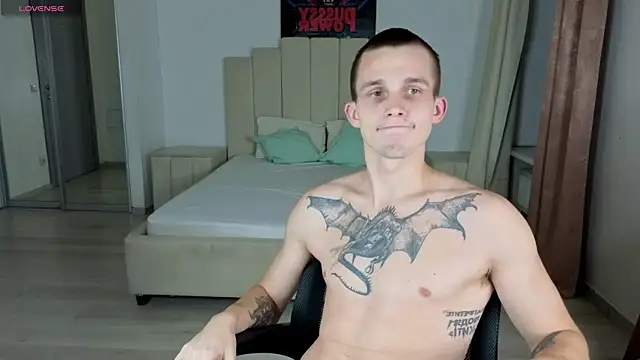 Snapshot of JAMES__LEE chatting on 1, 12, 2025 JAMES LEE online show from 1, 12, 2025