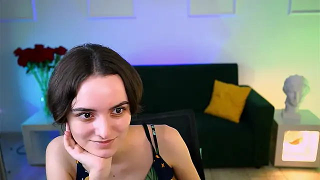 KateWillows online show from 5, 12, 2025