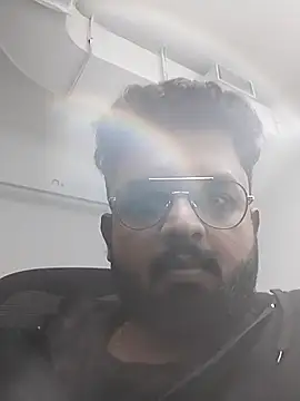 Snapshot of mrwhoti chatting on 28, 11, 2025 mrwhoti online show from 28, 11, 2025